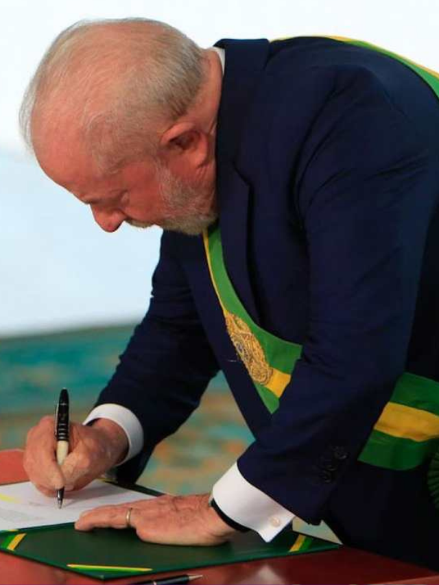 Lula assina lei da LCD nesta sexta portal renda investimentos dinheiro renda fixa renda variavel criptmoedas fundos imobiliarios Capa Web Stories