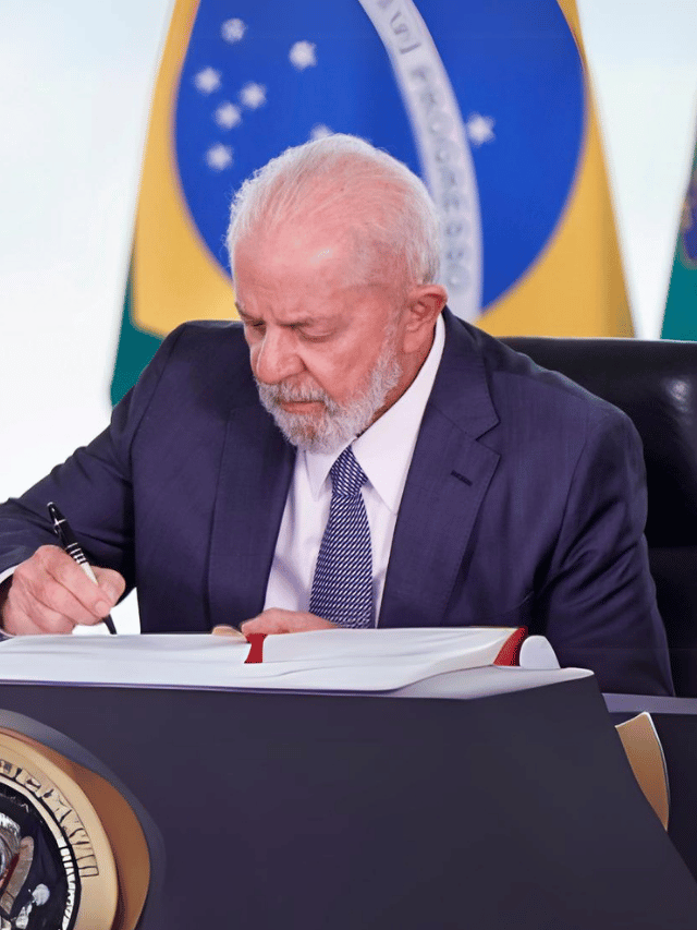 Aposentadoria do INSS aos 55 anos Nova lei aprovada por Lula portal renda investimentos dinheiro renda fixa renda variavel criptmoedas fundos imobiliarios Capa Web Stories
